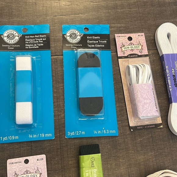 NWT BUNDLE OF SEWING MATERIAL (Elastic bands , scotch fasteners zippers threads - Picture 6 of 16